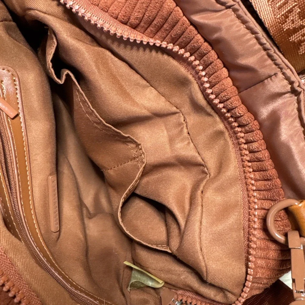 Steve Madden Bbondi Puffer Bag. Excellent Condition